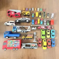 トミカ ミニカー 11台セット まとめ売り - メルカリ