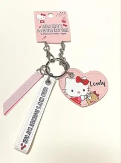 ハローキティ　ハート型キーホルダー　USJ