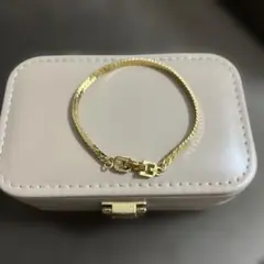 L*☆様 GIVENCHY ゴールドカラー ブレスレット ヴィンテージのサムネイル