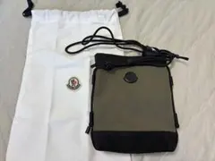 【新品、タグ、ポーチ有】モンクレール　ショルダーポーチ（スマホポーチ）　カーキ色のサムネイル