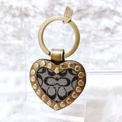 COACH スタッズ　ハート型キーホルダー　シグネチャー　チャーム