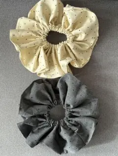 ドット柄シュシュ2個セット（アイボリー・グレー）