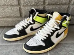 ナイキ エア ジョーダン 1 レトロ ハイ ホワイト/ブラック/ボルト