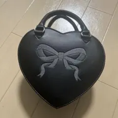【新品】皆方由衣×しまむら　ハート型 バッグ ブラックのサムネイル