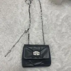 クラッチバッグ (チェーンストラップ）