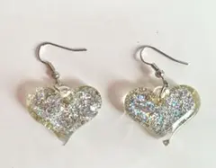 ハート型グリッター ラメ フックピアス（シルバー・ゴールド）