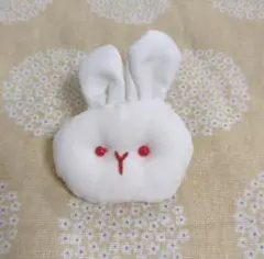 うさぎさんブローチ RE10