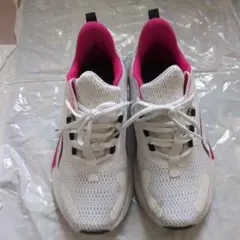 23.5センチ PUMA プーマ PWRFRAME TR スニーカー ウィメンズ