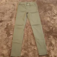 GU　長ズボン　140cm　カーキ色