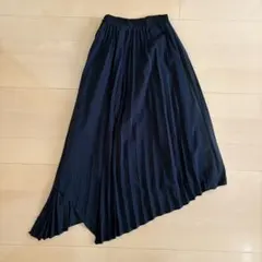 【新品未使用】BARAK 黒 アシンメトリー プリーツスカートのサムネイル