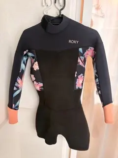【値下げしました】☆ROXY☆ スプリングウェットスーツ ブラック/フラワー ROXY（ロキシー） 25 ROXY スプリング ウェットスーツ ウエットスーツ