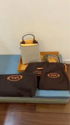 TOD’S ショルダーバッグ　マイクロ