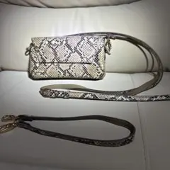 ヘビ柄ショルダーバッグ コンパクト ミニバンド付き