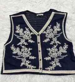【レア！】Natura 花柄刺繍 ニットベスト ネイビーのサムネイル