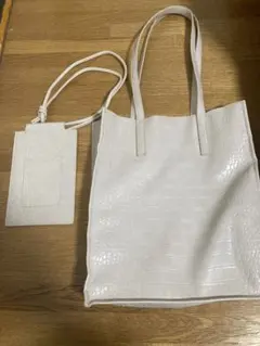 ローリーズファーム　トートバッグ　スマホ入れ