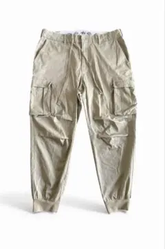 ベージュ カーゴパンツ ジッパーポケット付き