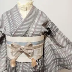 着物　グレー　灰色　ドット　ストライプ　幾何学柄　シルク　袷　かわいい
