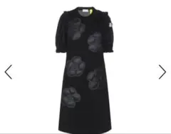 MONCLER ブラック フラワー刺繍 ワンピース