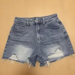 デニムショートパンツ Mサイズ ダメージ加工のサムネイル