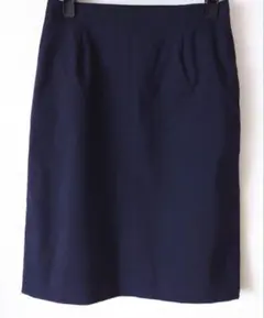 【新品未使用】ユニクロ　ストレッチタイト　ひざ丈スカート　ネイビー