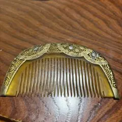 花模様装飾のべっ甲 櫛