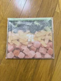 セブンイレブン　フラットポーチ