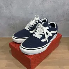 Item thumbnail for item 7831244e-e91c-4a85-933d-b1935460be43