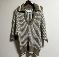 UNIFORME OVERSIZED OPEN COLLAR SWEATERのサムネイル