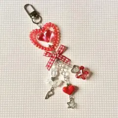 【ビーズキーホルダー】 うるうるハートフープリボンチャーム 赤 天使の羽