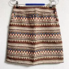 幾何学模様 台形スカート