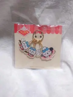 ちいかわレストラン☺︎ ︎ハチワレの3連アクリルチャーム