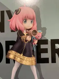 アーニャフィギュア　スパイファミリー