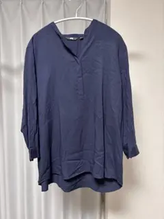 UNIQLO XL ネイビー Vネック七分袖シャツ
