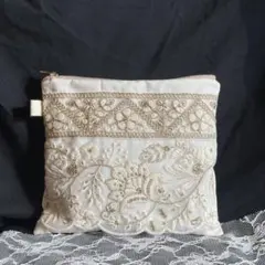 お花シリーズ　大きなインド刺繍リボンのフラットポーチ　20センチファスナー