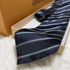美品！ルイヴィトン ネクタイ ネイビー　モノグラム　シルク