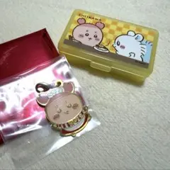ちいかわレストラン　メタルチャーム　ちいかわ　カニちゃん　古本屋