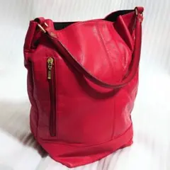 バケットバッグ 赤 レッド 柔らかい バケツ型 頑丈 トートバッグ 肩掛け 合皮
