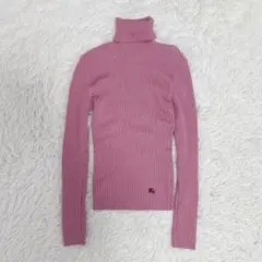 バーバリーブルーレーベル タートルネック リブニットトップス ホース刺繡 ピンク