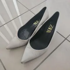 【ZARA 】ホワイトヒールパンプス 37