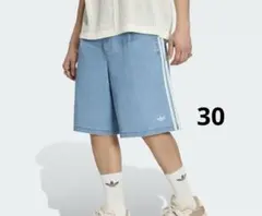 新古品 25ss adidas ルーズフィット デニムショーツ 28 - メルカリ