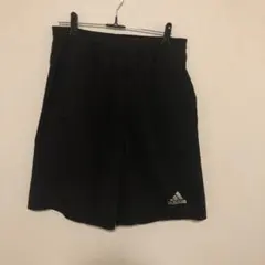 adidas 黒 ナイロンショートパンツMサイズ