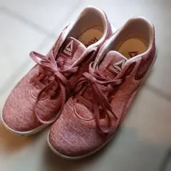 Reebok レディース スニーカー ローカット ピンクのサムネイル