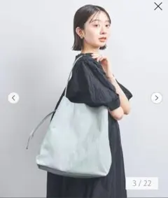 軽やかに、ちゃんと収まる」ムーン型のクロスボディバッグ - メルカリ