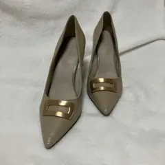 ベージュ ポインテッドトゥ ハイヒール