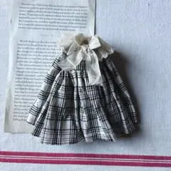 紅茶染めりぼんワンピース　ブライスアウトフィット　ハンドメイド　ネオブライス洋服