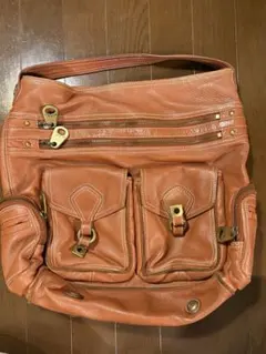 MARC BY MARC JACOBSレザーショルダーバッグ　レザー　本革