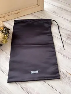 PRADA 　ナイロン巾着　保存袋 ネイビー