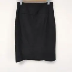 黒のタイトスカートのサムネイル