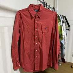 赤 シャツ