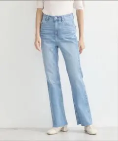 【新品】earthmusic&ecology フレアデニムパンツ M ジーンズのサムネイル